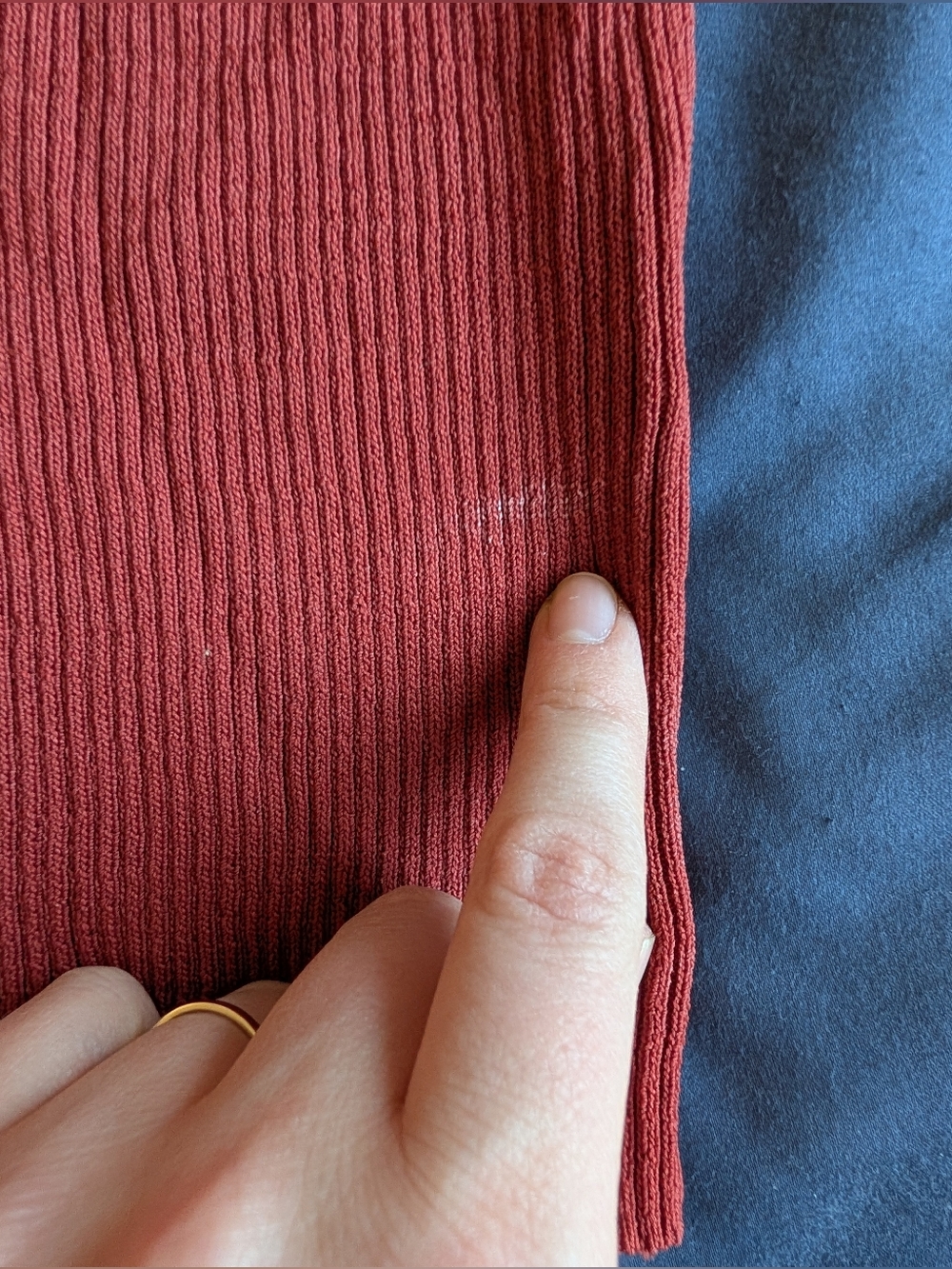 Women's Large Ribbed Deep V-Neck Tank Top in Rust Organge Red - Picture 5 of 6